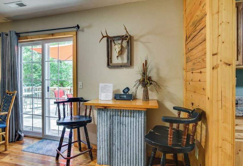 Bull Shoals Lake Home W/ Porch   Steps To Water!