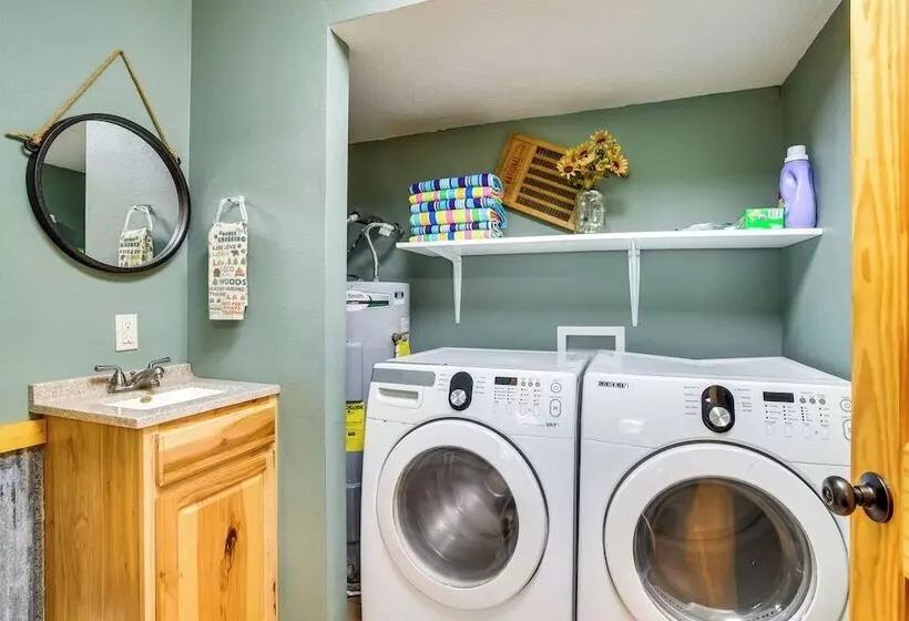 Bull Shoals Lake Home W/ Porch   Steps To Water!