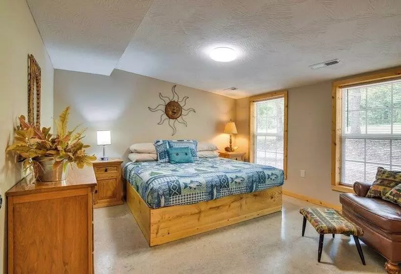 Bull Shoals Lake Home W/ Porch   Steps To Water!