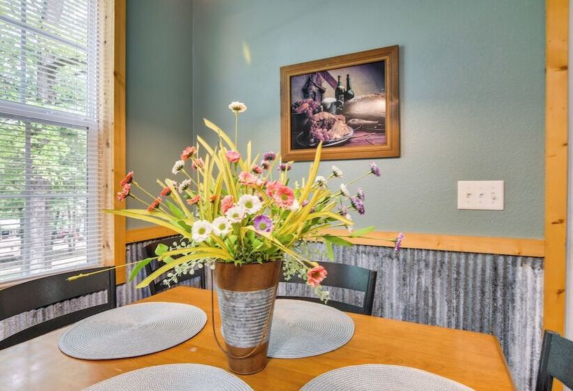 Bull Shoals Lake Home W/ Porch   Steps To Water!