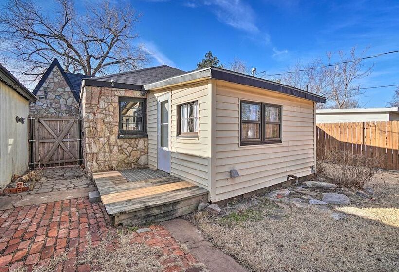 Lawton Home ~ 5 Mi To Fort Sill!