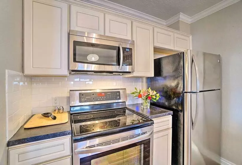 Lawton Home ~ 5 Mi To Fort Sill!