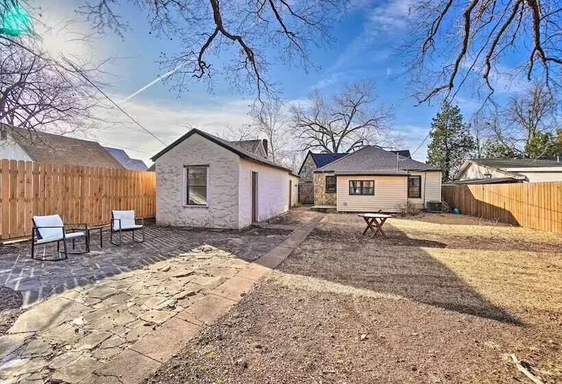 Lawton Home ~ 5 Mi To Fort Sill!