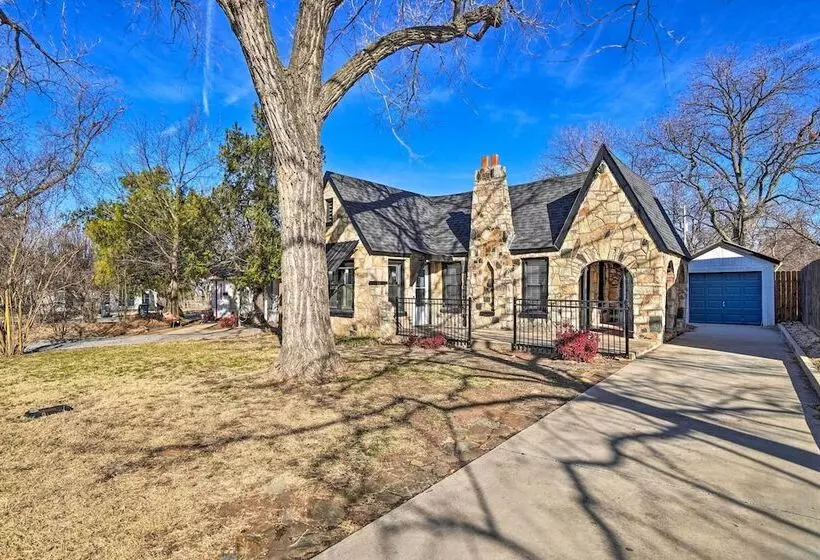 Lawton Home ~ 5 Mi To Fort Sill!