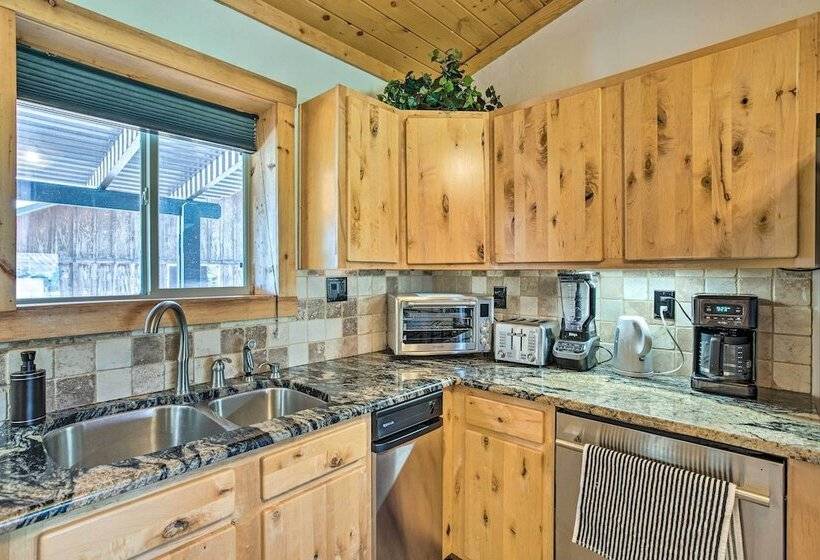 Clifton Retreat W/ Breathtaking Mt Backdrop!