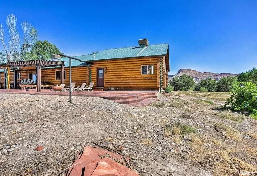 Clifton Retreat W/ Breathtaking Mt Backdrop!