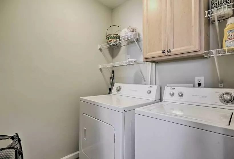 Columbia Home W/ Spacious Yard < 2 Mi To Dtwn