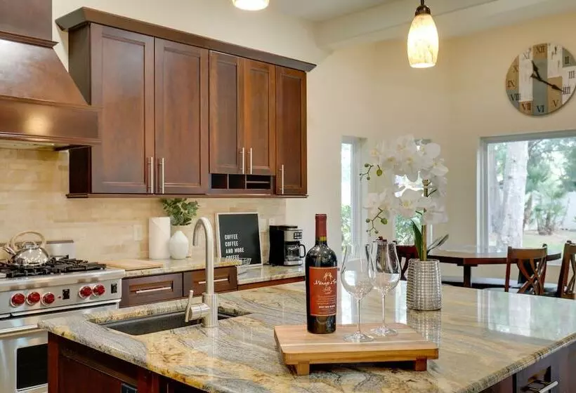 Contemporary Brandon Home W/ Pool & Game Room