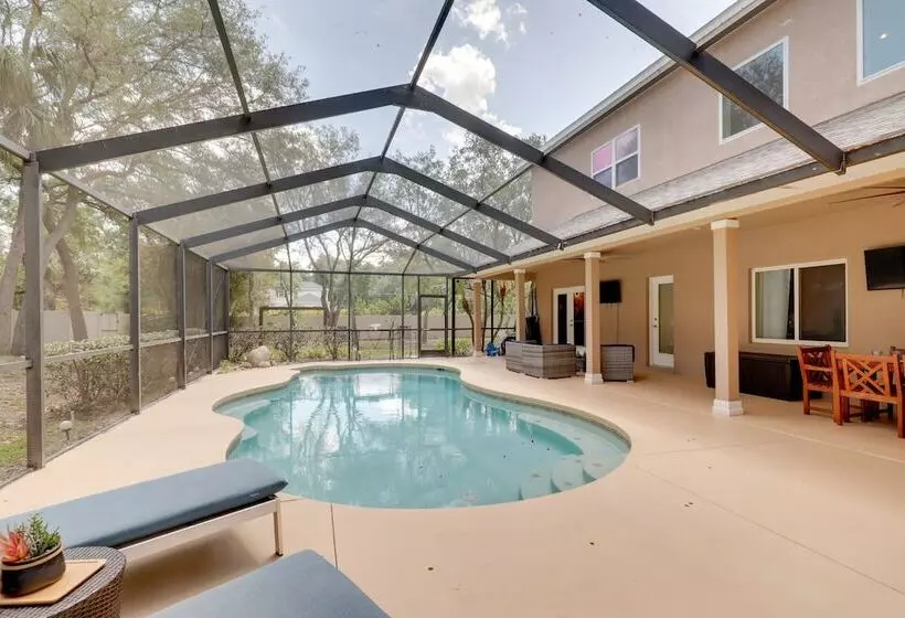 Contemporary Brandon Home W/ Pool & Game Room
