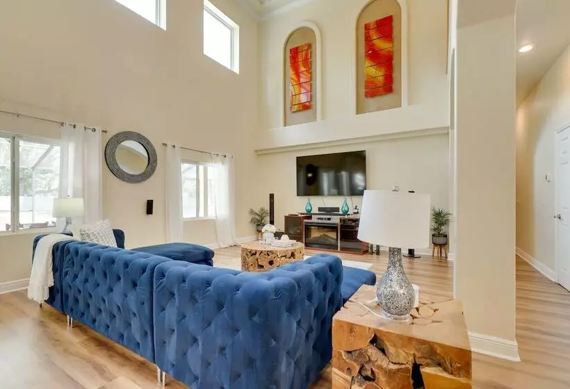 Contemporary Brandon Home W/ Pool & Game Room