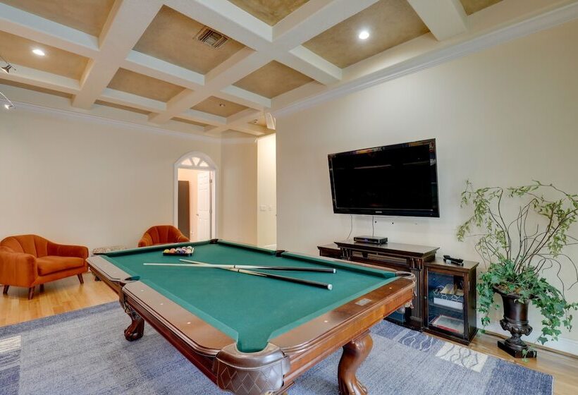 Contemporary Brandon Home W/ Pool & Game Room