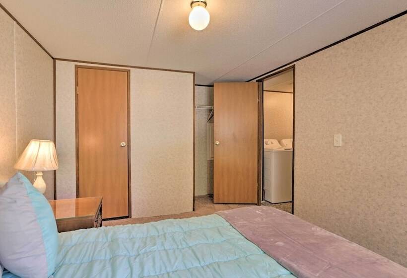 Cozy Florida Getaway, 14 Mi To Royal Springs!