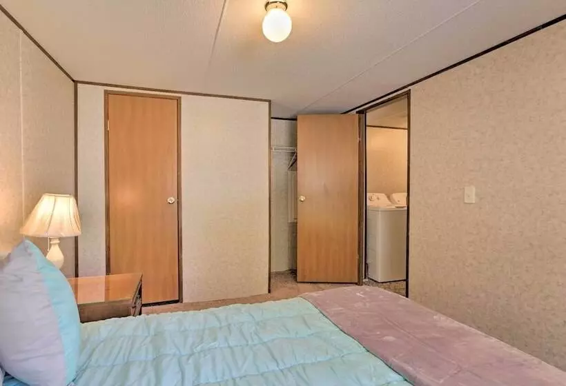 Cozy Florida Getaway, 14 Mi To Royal Springs!