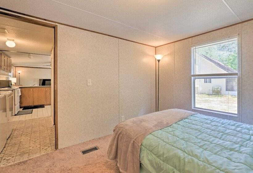 Cozy Florida Getaway, 14 Mi To Royal Springs!