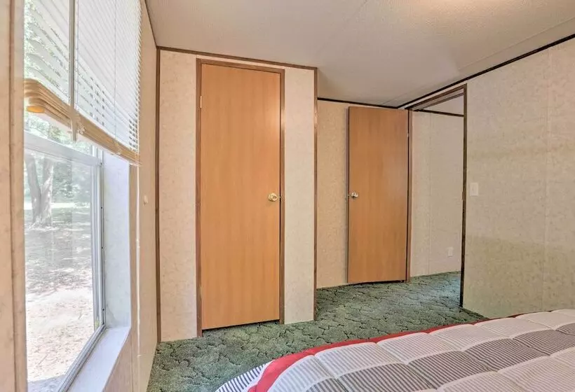 Cozy Florida Getaway, 14 Mi To Royal Springs!