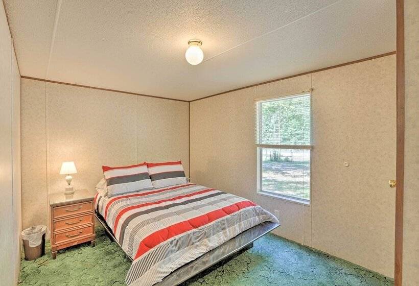 Cozy Florida Getaway, 14 Mi To Royal Springs!