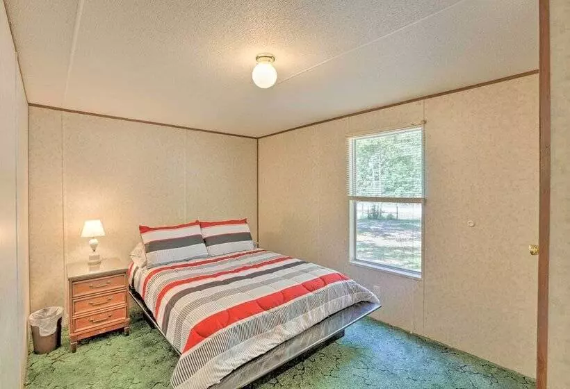 Cozy Florida Getaway, 14 Mi To Royal Springs!