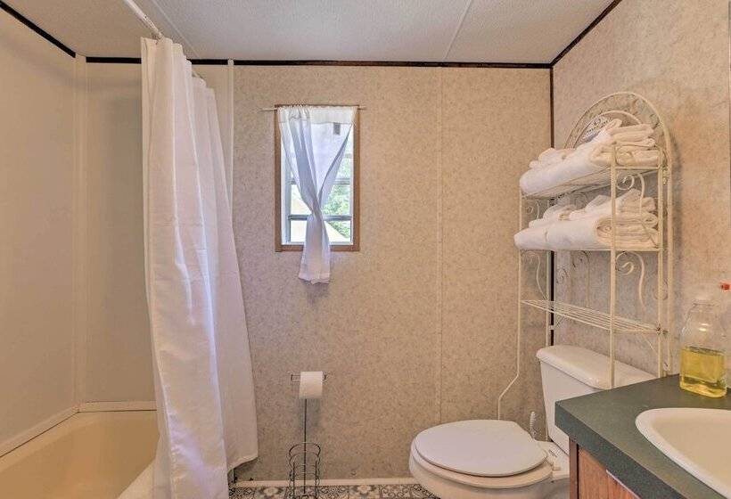 Cozy Florida Getaway, 14 Mi To Royal Springs!