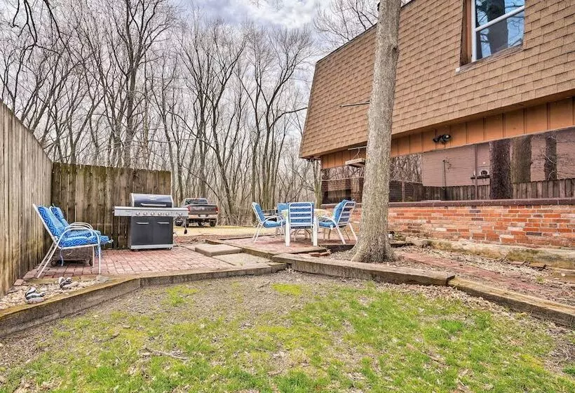 Cozy Home W/ Yard: Steps To Mississippi River