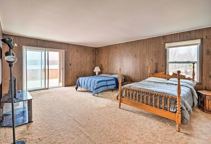 Cozy Home W/ Yard: Steps To Mississippi River