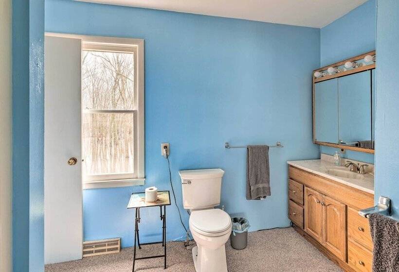 Cozy Home W/ Yard: Steps To Mississippi River