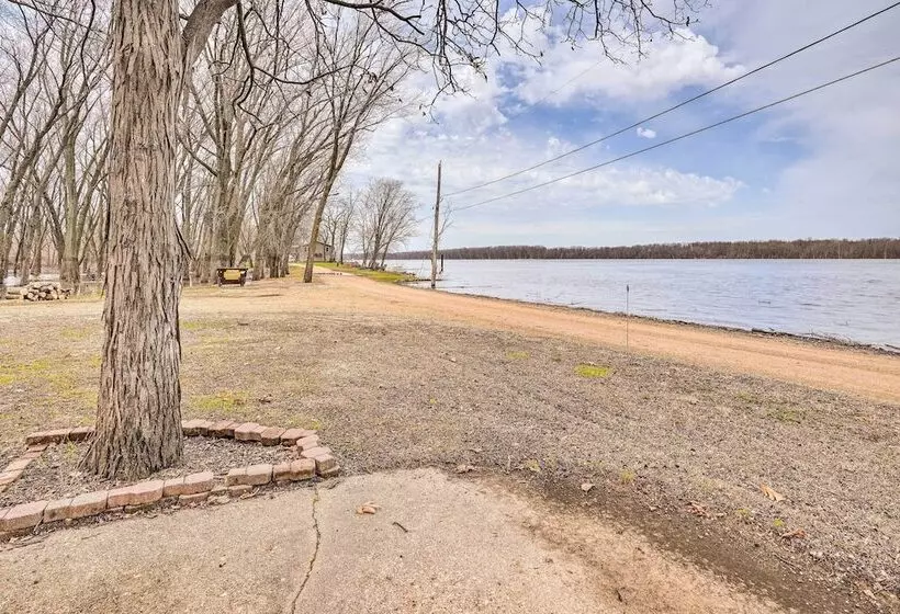 Cozy Home W/ Yard: Steps To Mississippi River