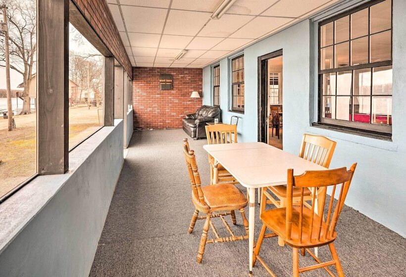 Cozy Home W/ Yard: Steps To Mississippi River