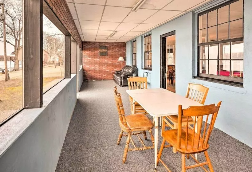 Cozy Home W/ Yard: Steps To Mississippi River