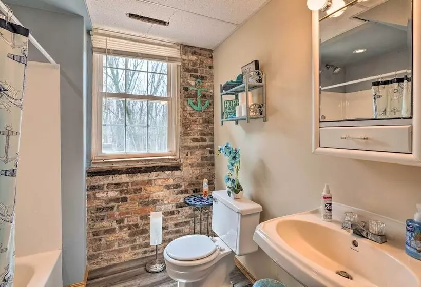 Cozy Home W/ Yard: Steps To Mississippi River