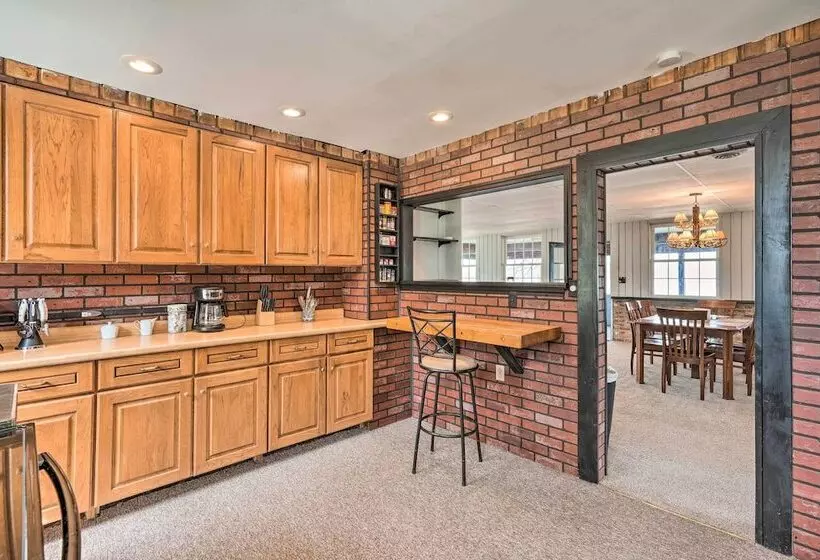 Cozy Home W/ Yard: Steps To Mississippi River