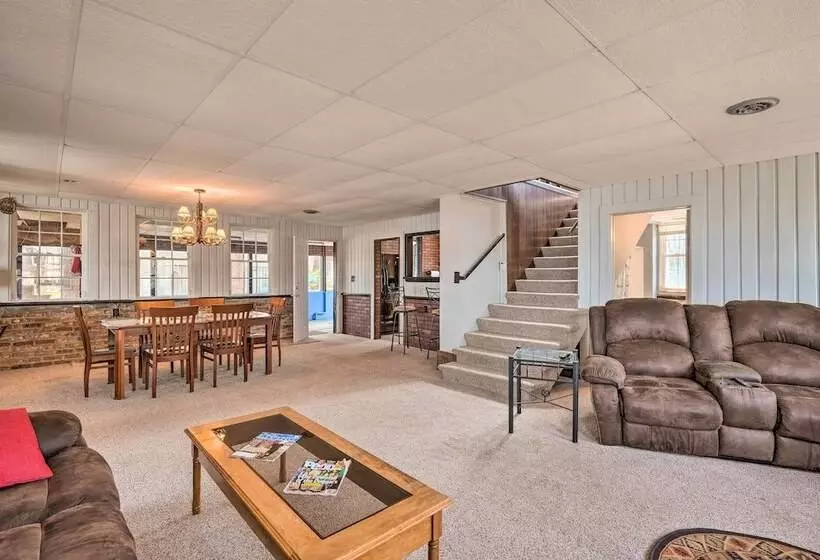 Cozy Home W/ Yard: Steps To Mississippi River