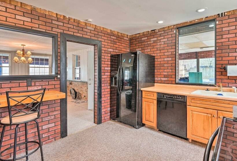 Cozy Home W/ Yard: Steps To Mississippi River