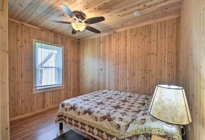 Cozy Lesterville Home Near Parks & Forests!