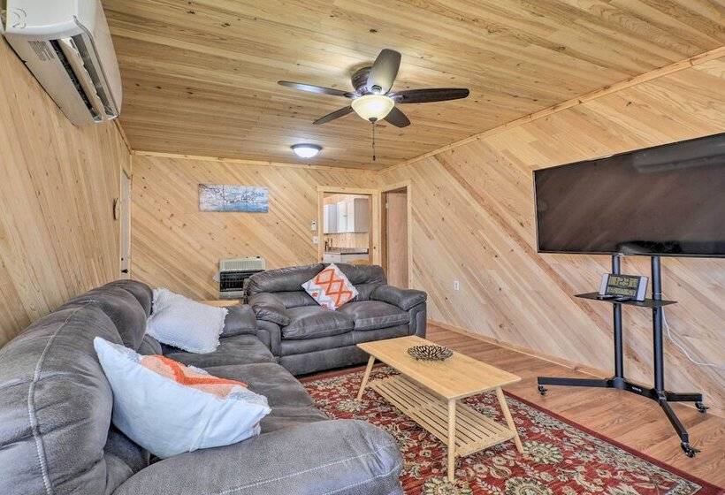 Cozy Lesterville Home Near Parks & Forests!