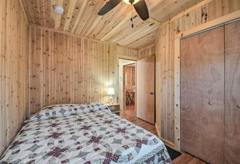 Cozy Lesterville Home Near Parks & Forests!