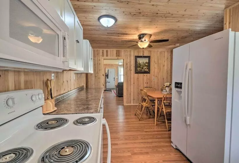 Cozy Lesterville Home Near Parks & Forests!