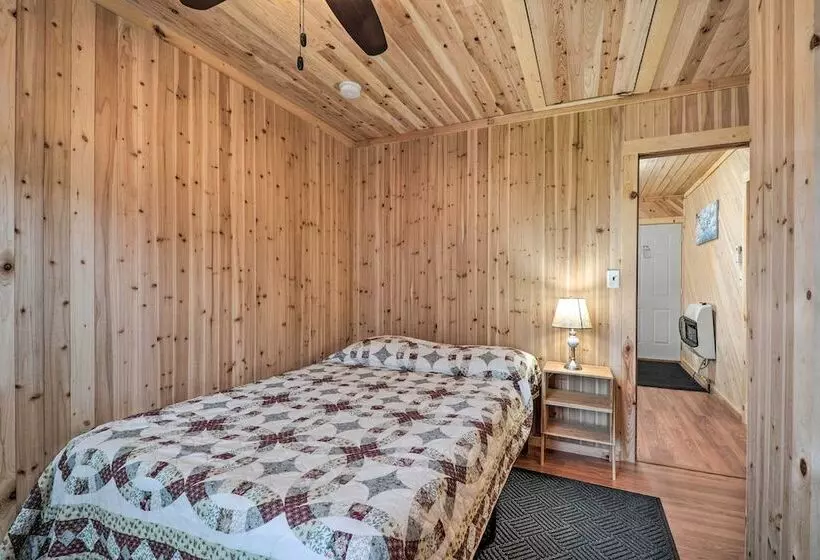 Cozy Lesterville Home Near Parks & Forests!