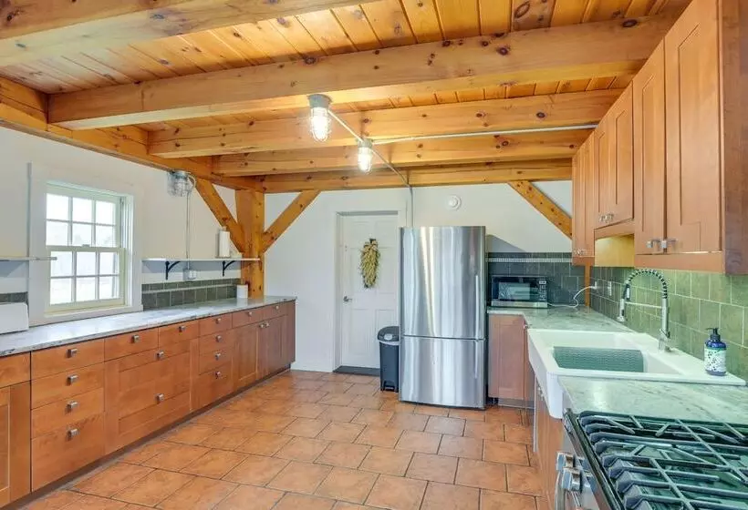 Cozy Pet Friendly Cottage Near Fort Knox & Acadia