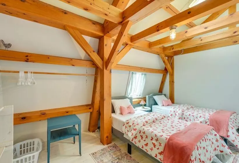 Cozy Pet Friendly Cottage Near Fort Knox & Acadia