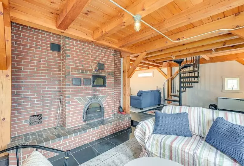 Cozy Pet Friendly Cottage Near Fort Knox & Acadia