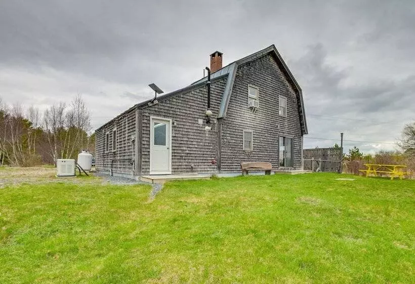 Cozy Pet Friendly Cottage Near Fort Knox & Acadia