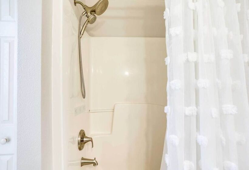 Family Friendly Port St Lucie Home W/ Patio!