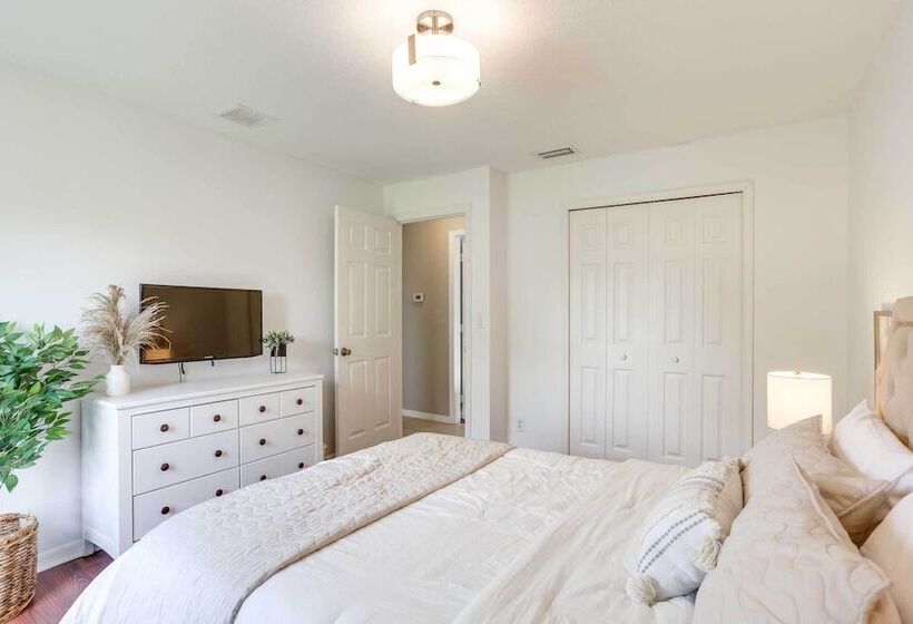 Family Friendly Port St Lucie Home W/ Patio!