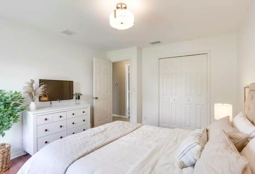 Family Friendly Port St Lucie Home W/ Patio!