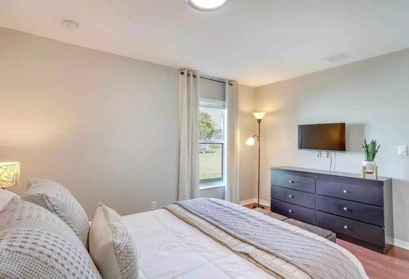 Family Friendly Port St Lucie Home W/ Patio!