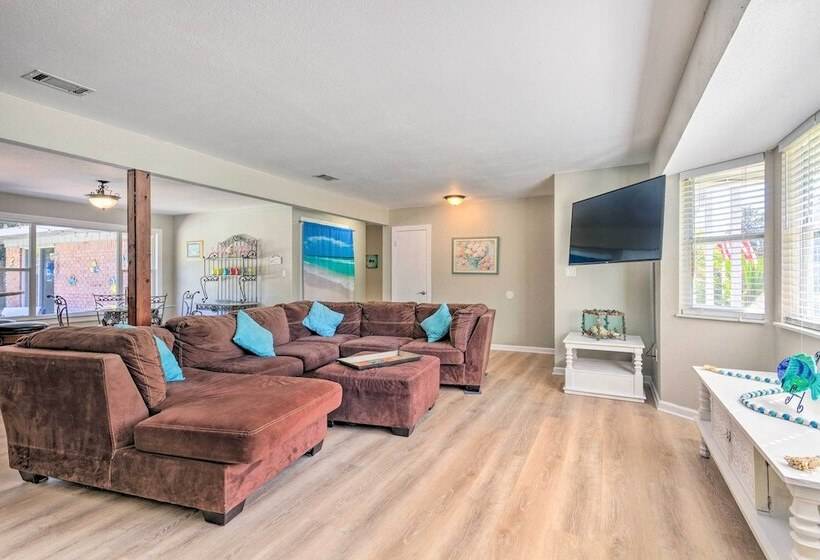 Family Home W/ Private Pool & Fenced Yard!