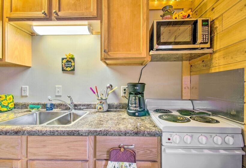 Florence Cabin W/ On Site Creek!