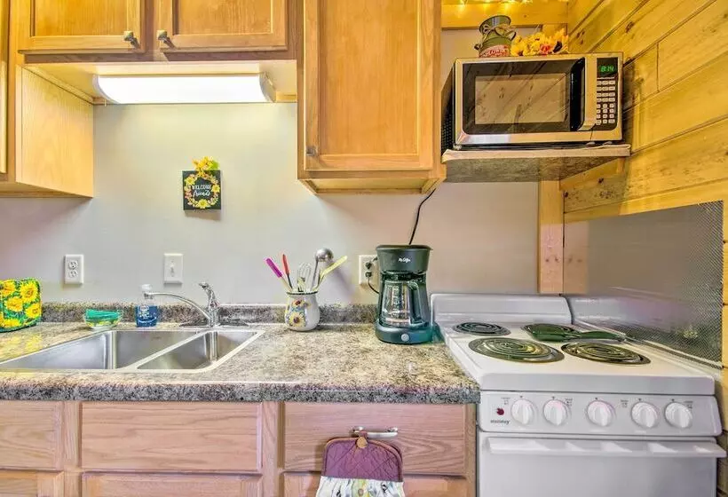 Florence Cabin W/ On Site Creek!