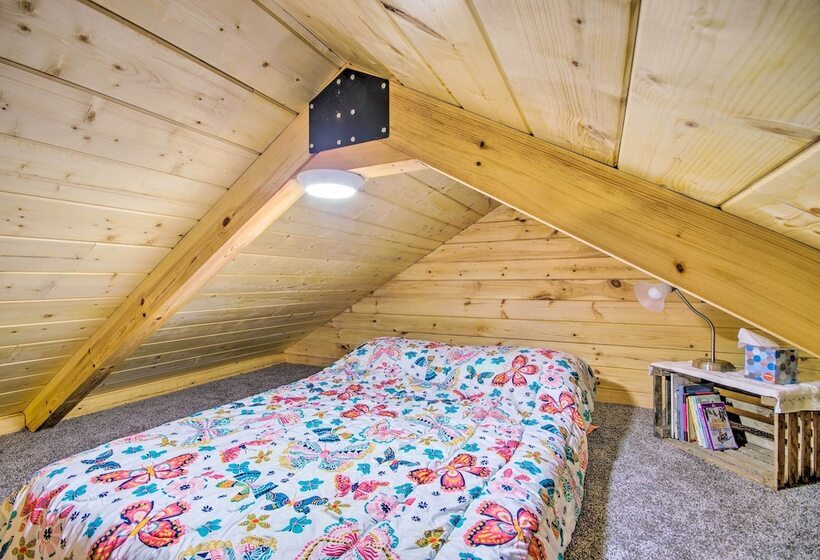 Florence Cabin W/ On Site Creek!