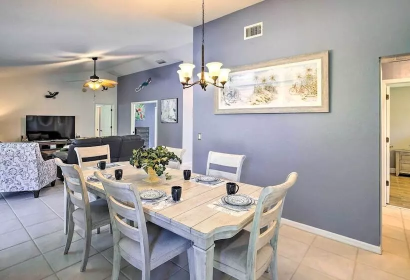 Fort Myers Coastal Retreat: Lanai W/ Pool!